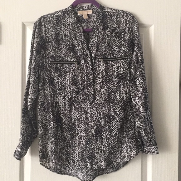 MK ZIPPER POCKET BLOUSE - Picture 2 of 8